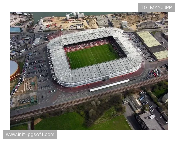 英超各球场拆除安全网 提升观众观赛视野 英超各球场拆除安全网 提升观众观赛视野